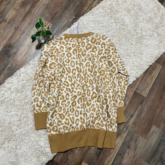 Torrid Size 0X White Brown Popcorn Leopard Print Crewneck Tunic Sweater - Picture 5 of 5